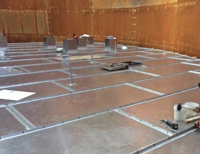 Crane for turbines - Storage tanks and industrial maintenance - Aphaia Romania